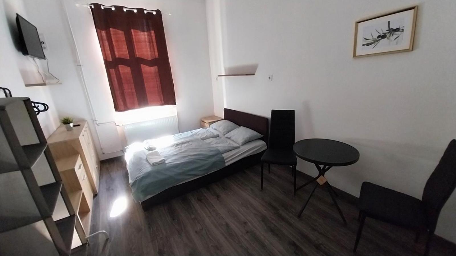 Aradi Rooms With Private Bathroom In The City Centre Budapeşte Dış mekan fotoğraf