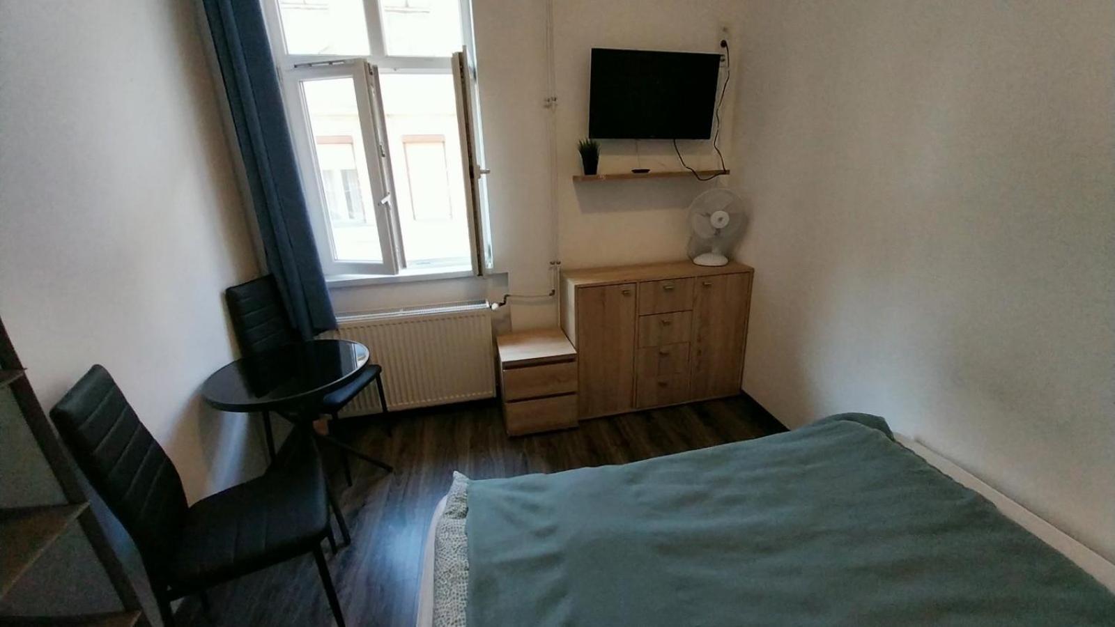 Aradi Rooms With Private Bathroom In The City Centre Budapeşte Dış mekan fotoğraf