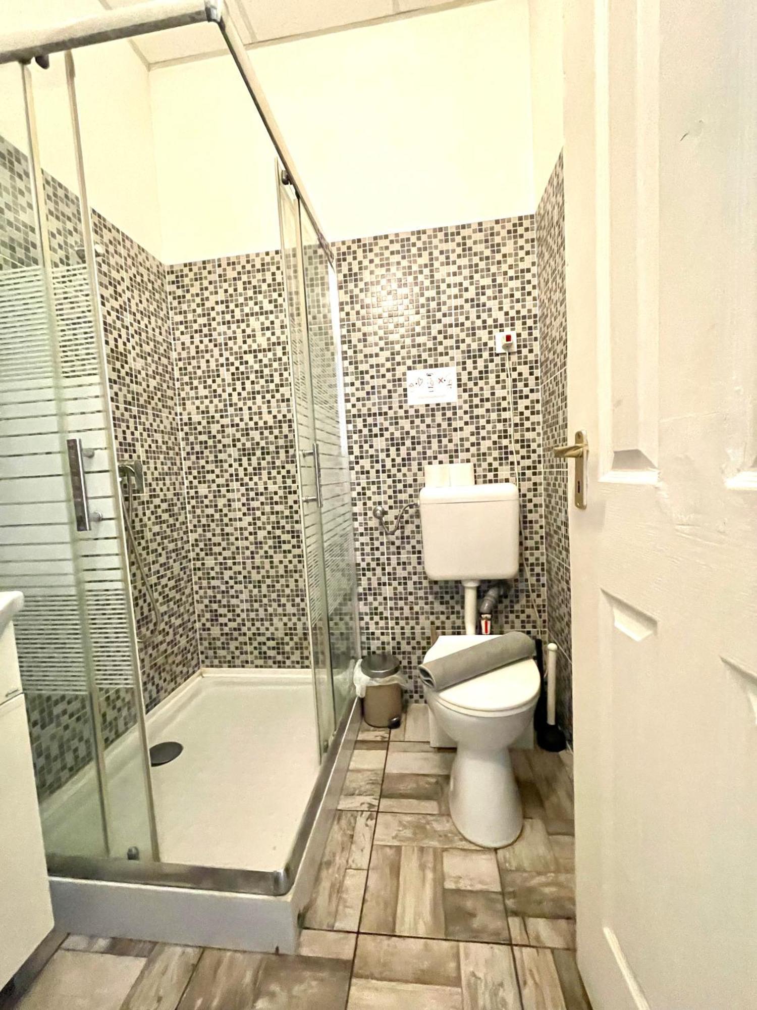 Aradi Rooms With Private Bathroom In The City Centre Budapeşte Dış mekan fotoğraf