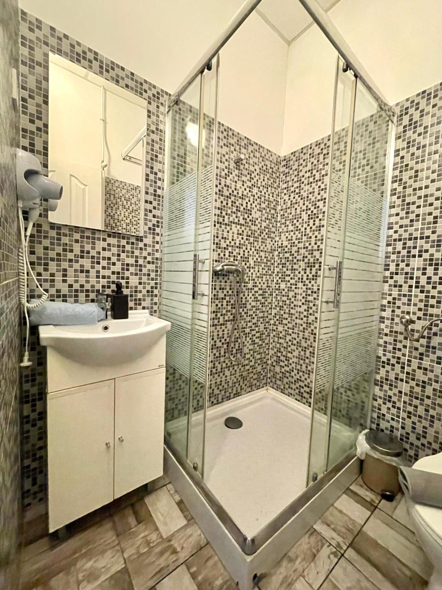 Aradi Rooms With Private Bathroom In The City Centre Budapeşte Dış mekan fotoğraf