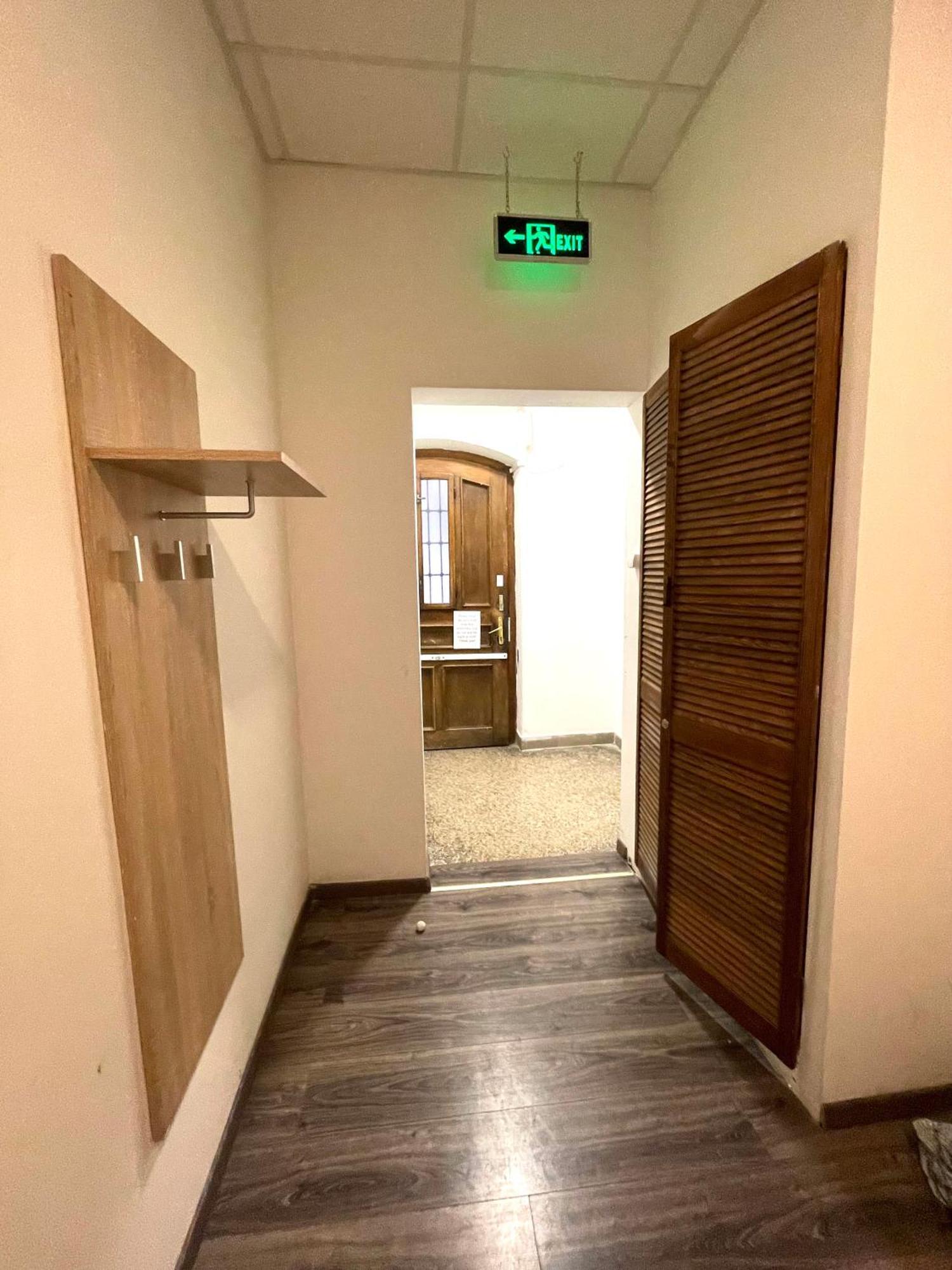 Aradi Rooms With Private Bathroom In The City Centre Budapeşte Dış mekan fotoğraf