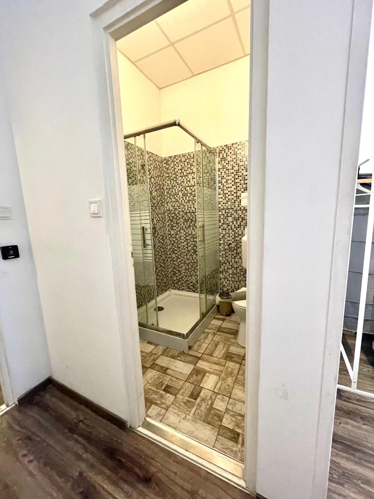 Aradi Rooms With Private Bathroom In The City Centre Budapeşte Dış mekan fotoğraf